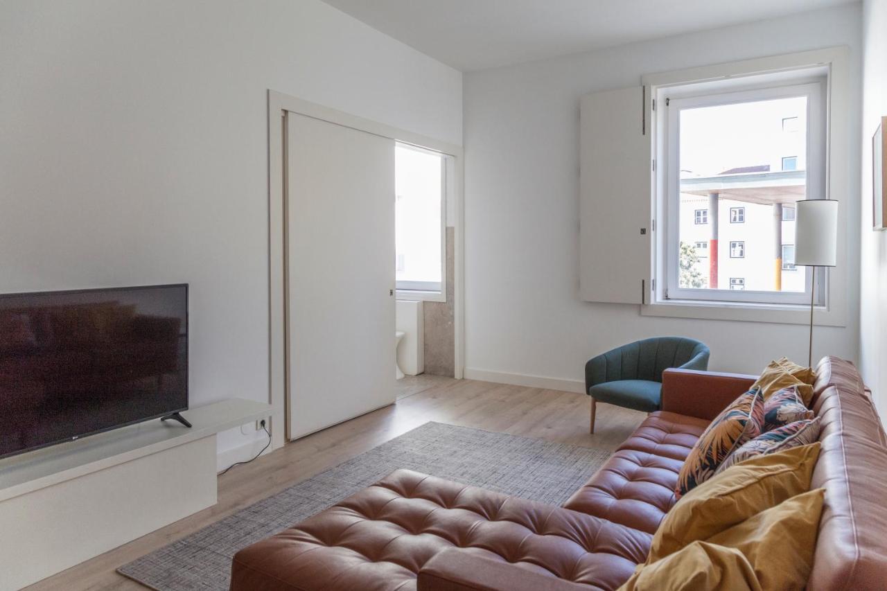 Classy 2Bdr Apartment In Downtown By Lovelystay 리스본 외부 사진