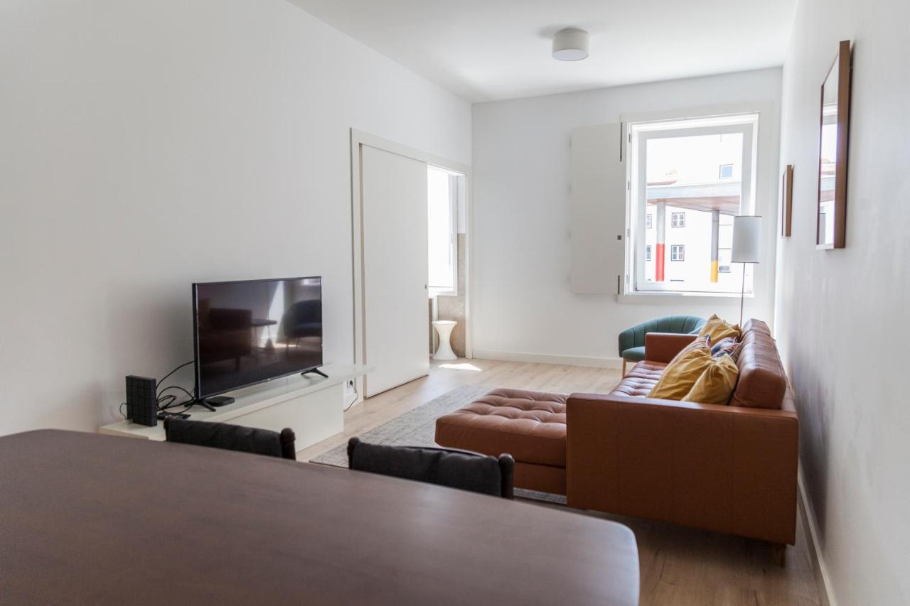 Classy 2Bdr Apartment In Downtown By Lovelystay 리스본 외부 사진