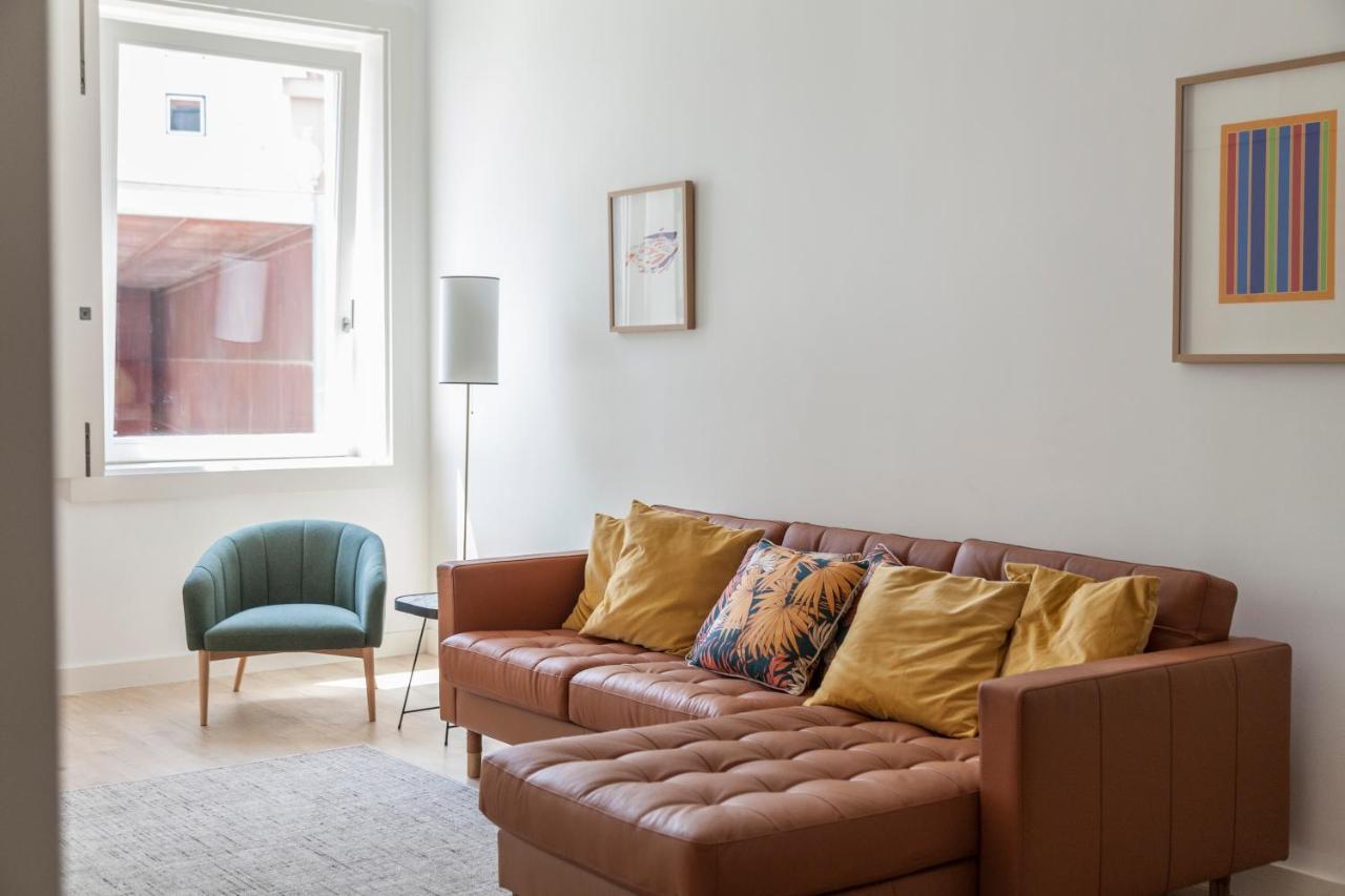 Classy 2Bdr Apartment In Downtown By Lovelystay 리스본 외부 사진