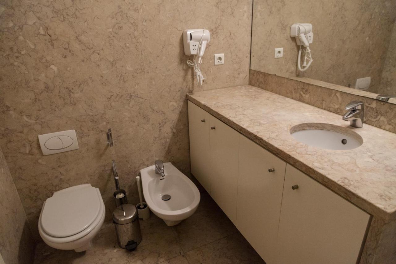 Classy 2Bdr Apartment In Downtown By Lovelystay 리스본 외부 사진